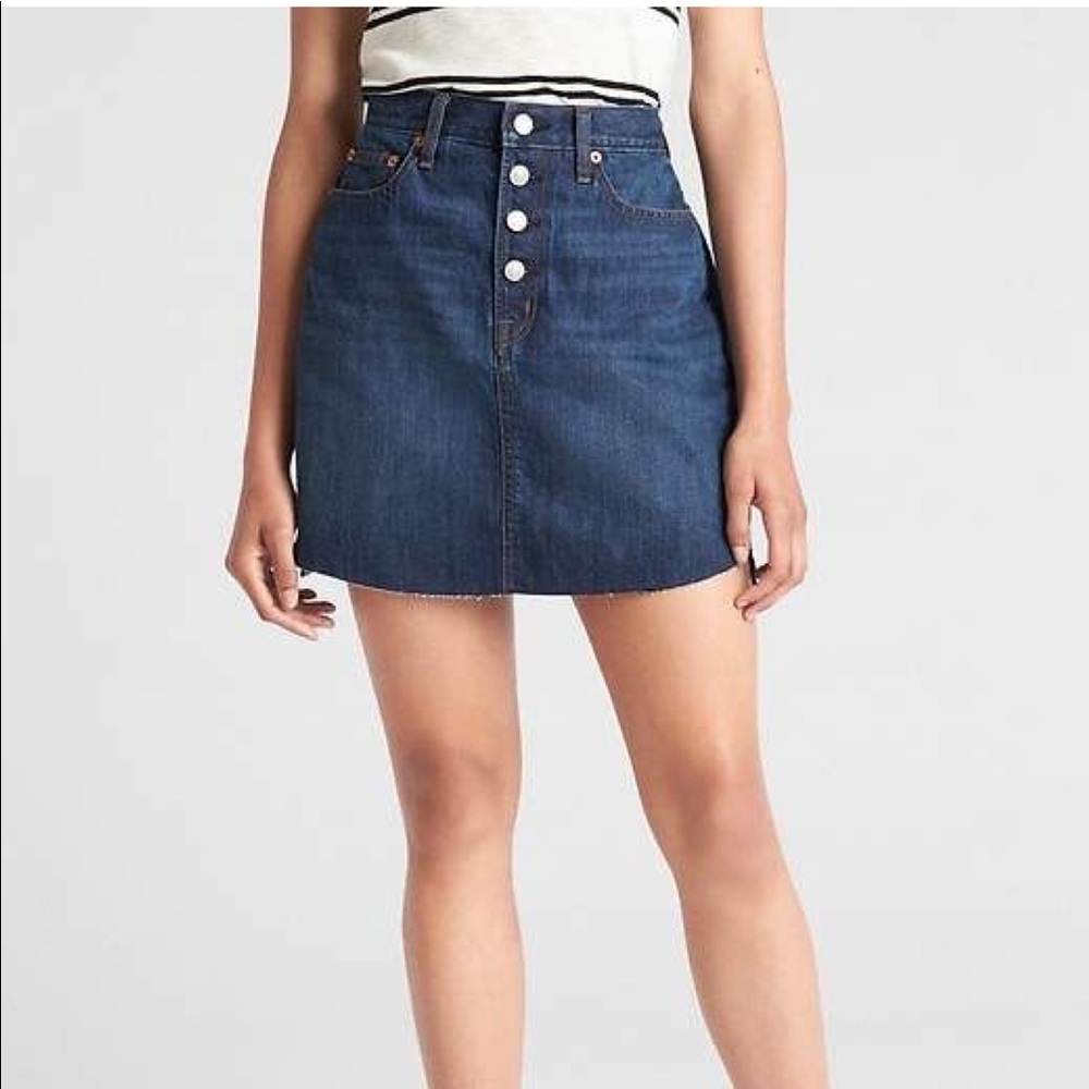 GAP BUTTON SKIRT